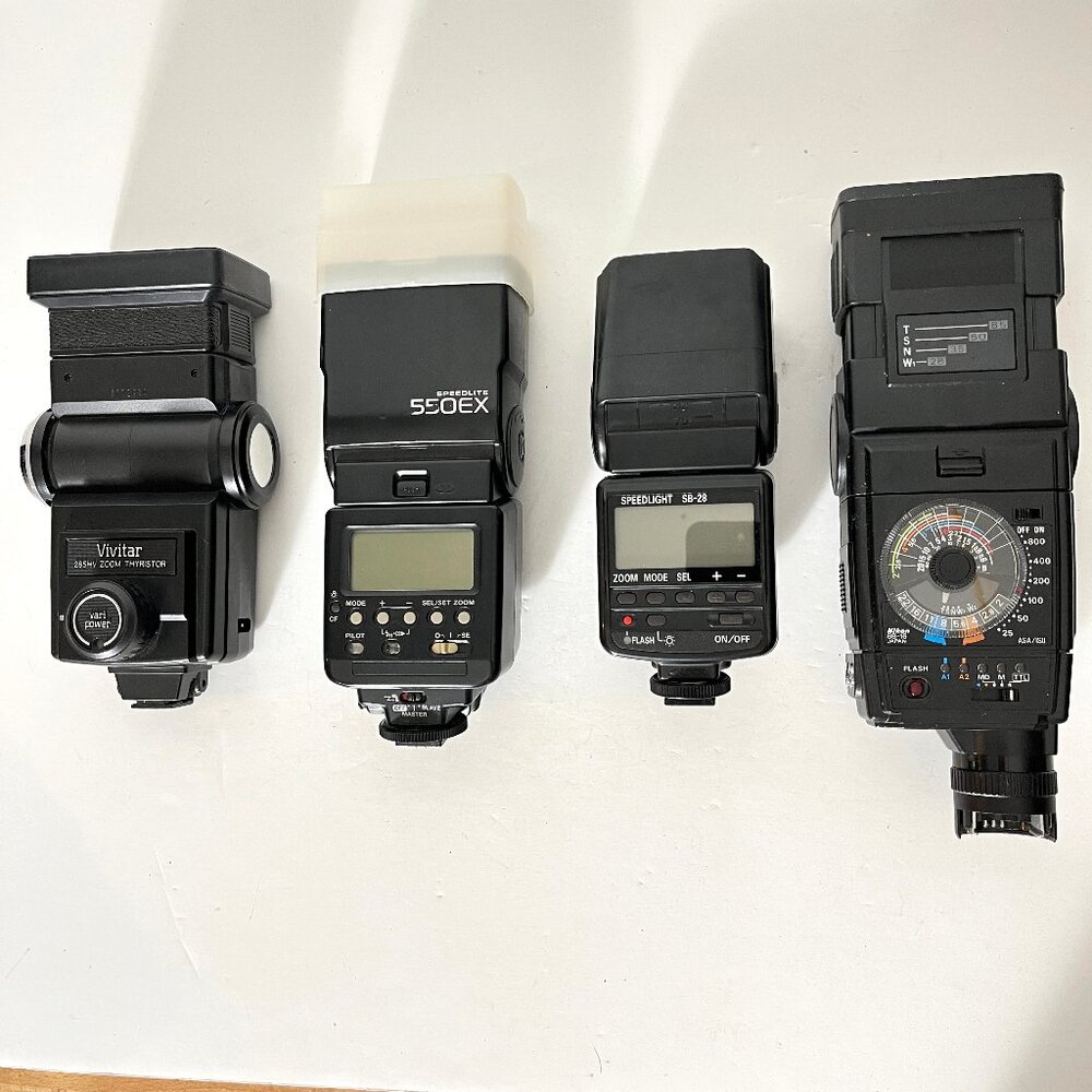 Camera Flash Lot Nikon Canon Vivitar 35mm & Digital Cameras